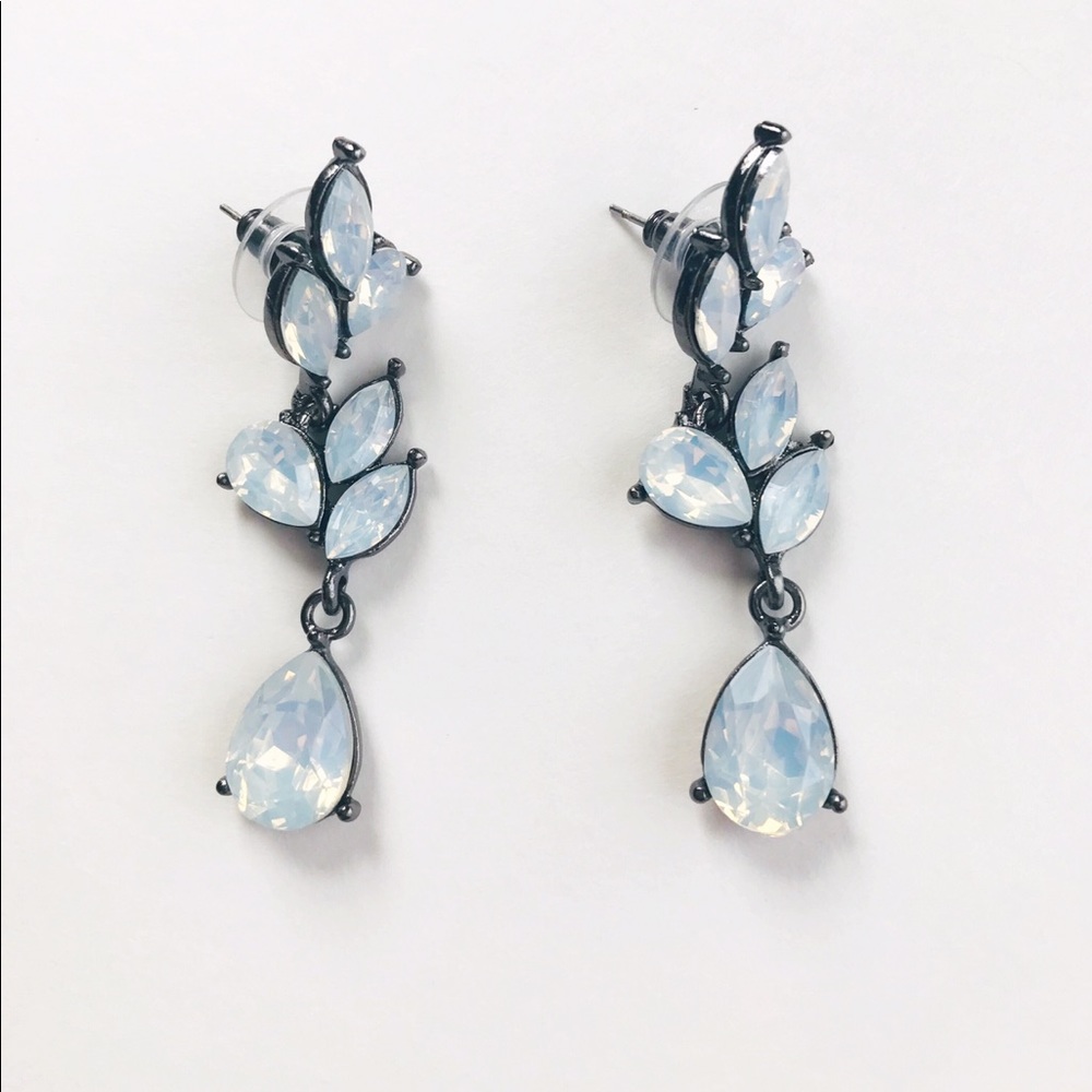 Iridescent silver/blue earrings - Picture 3 of 7